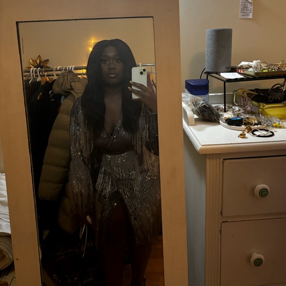 ASOS EDITION Curve floral fringe sequin wrap mini dress in charcoal - Picture 5 of 5